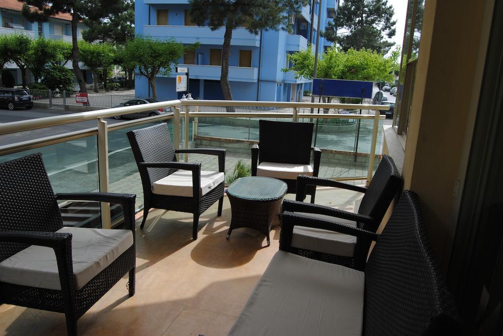 Hotel Bamar Пинарелла Экстерьер фото